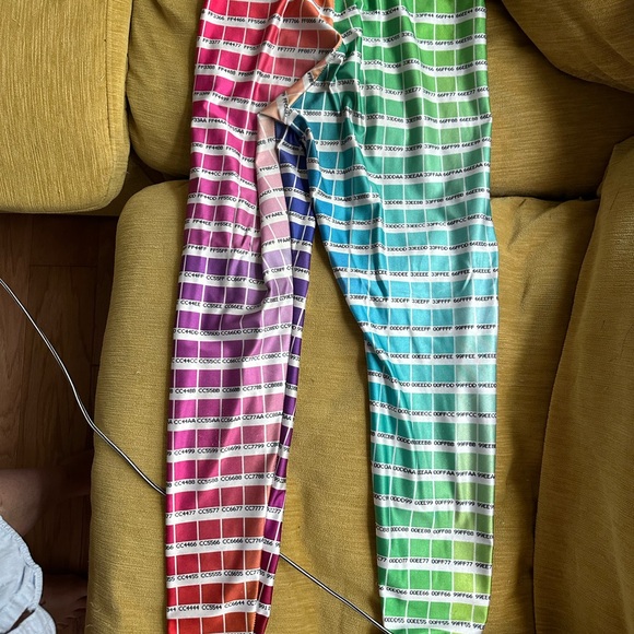 Blackmilk Pantone Leggings, size L, museum piece. - Picture 3 of 3